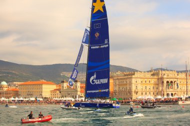 Esimit Europa 2 tekne kazanan 46 inci Barcolana regatta Trieste