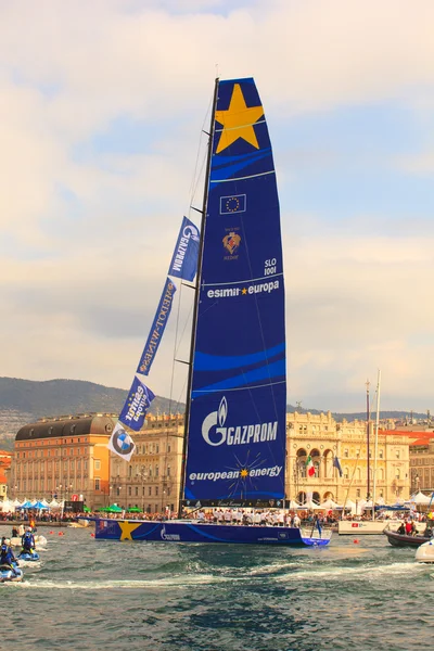 Esimit Europa 2 vencedor do 46 th Barcolana regata em Trieste — Fotografia de Stock