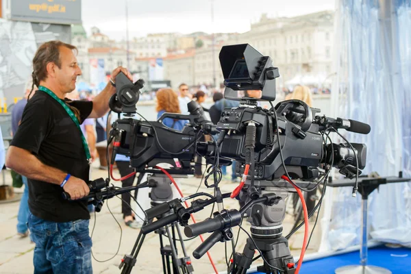 Ausstrahlung und Aufnahme mit Digitalkamera — Stockfoto