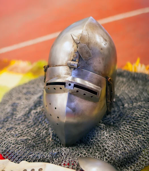 古代騎士の鎧の兜 — ストック写真