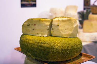 Antep fıstığı peynir