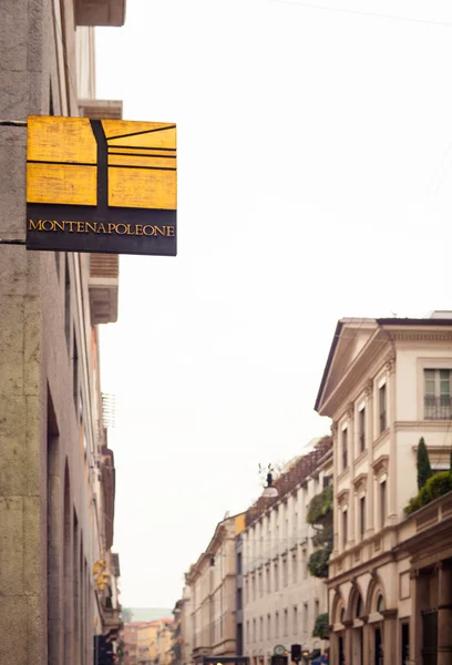 Calle Montenapoleone en Milán — Foto de Stock