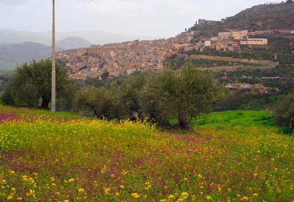 Сицилийская деревня — стоковое фото