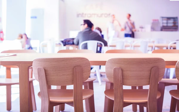 Stoelen en tafel — Stockfoto