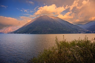Lake Lugano veya Ceresio Gölü