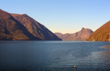 Lake Lugano veya Ceresio Gölü