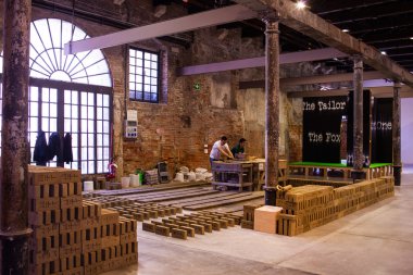 Rirkrit Tiravanija yükleme, Arsenale. 56 Venedik Bienali