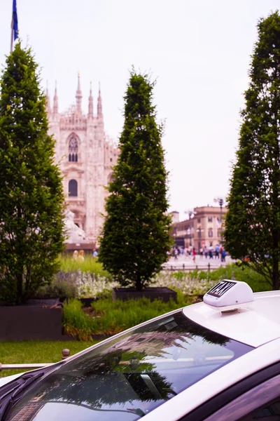 Parcheggio Taxi a Milano — Foto Stock