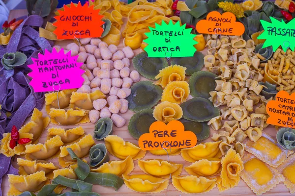 Italiaanse huisgemaakte pasta — Stockfoto