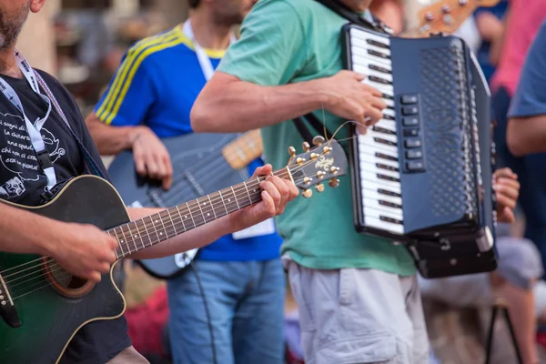 Guitar player during the street concert — Stock Photo, Image