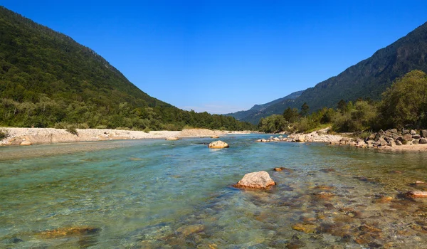 Soca fluss in slowenien, europa — Stockfoto