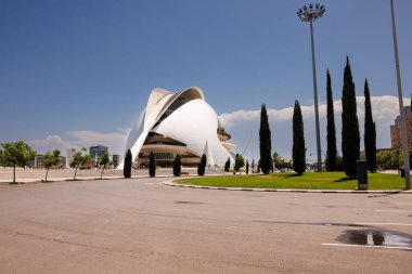 Valencia, İspanya - 12 Temmuz 2025: Geleceğin mimarisi: Valencia, Palau de les Arts Reina Sofia 'daki opera ve kültür merkezi