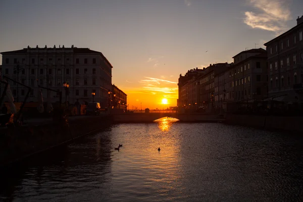 Ponte Rosso, canal grande. Trieste. — Fotografia de Stock