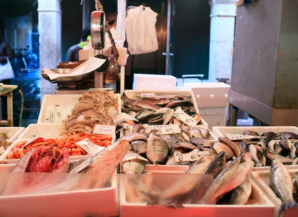 Vista del mercado de pescado — Foto de Stock