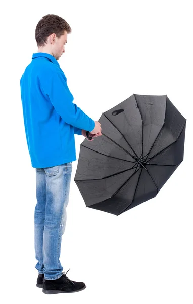 若い人間が傘の下の白いニット セーター — ストック写真