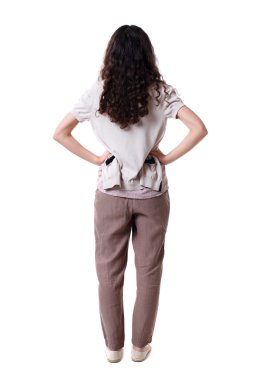 arkadan görünüşü duran genç güzel kadın