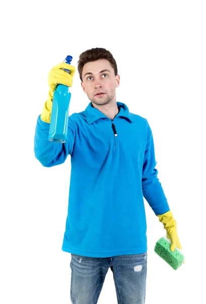 Vue de face d’un houseowner à gants avec une éponge et un détergent. — Photo