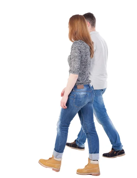 Οπίσθια όψη θα ζευγάρι. περπάτημα φιλικό κορίτσι και τύπος που ασκεί h — Φωτογραφία Αρχείου