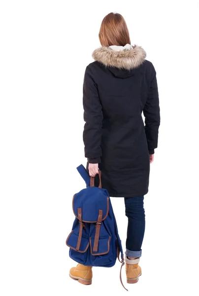 Προβολή πίσω γυναίκα στο σακάκι χειμώνα με σακίδιο — Φωτογραφία Αρχείου