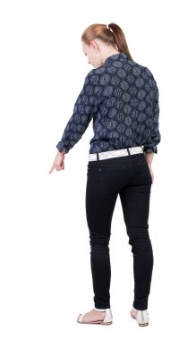 Kadına arkadan görünüm dönük