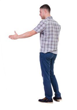 erkek gömlek sıkışmasında arka yan görünüm.