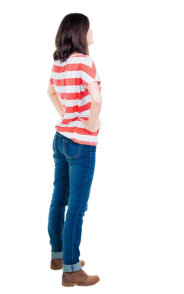 Widok z tyłu brunetka kobiety w kolorze czerwonym t-shirt — Zdjęcie stockowe
