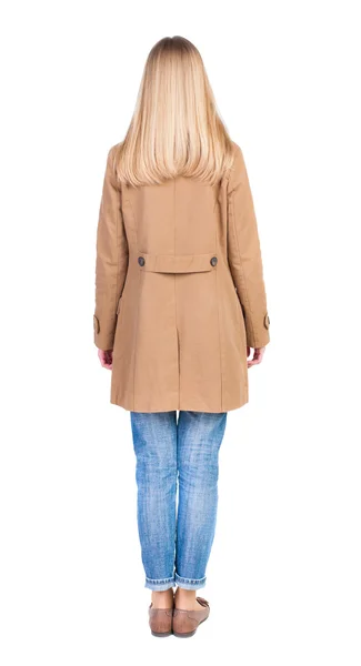 Blond kobieta w brązowy płaszcz — Zdjęcie stockowe