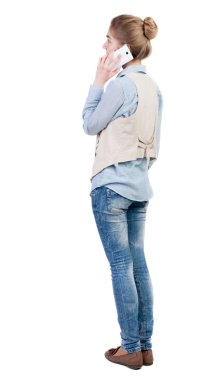 Akıllı Telefonla Konuşan Kadın