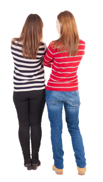 Achteraanzicht van twee jonge vrouwen — Stockfoto