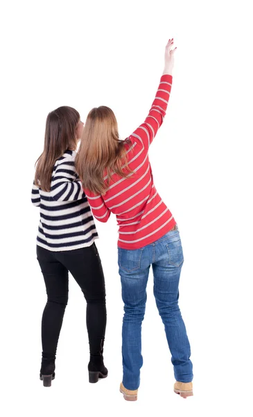 Achteraanzicht van twee jonge vrouwen — Stockfoto