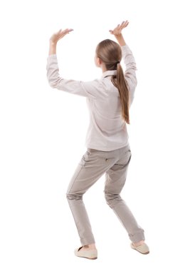 Bir şey ağır tutan kadın