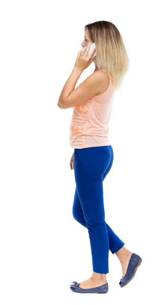 Vrouw met behulp van een mobiele telefoon — Stockfoto