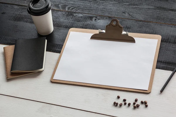 Libro schizzo con concetto di caffè, tavoletta di carta — Foto Stock