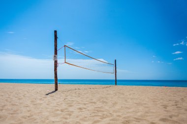 tropik sahilde Voleybol net