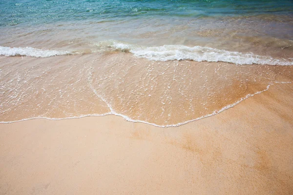 Havkystlinje, bølge på stranden - Stock-foto