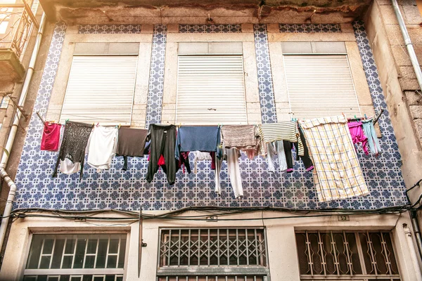 Roupa pendurada, Porto — Fotografia de Stock