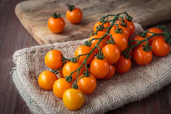 Świeży pomarańczowy pomidory cherry — Zdjęcie stockowe