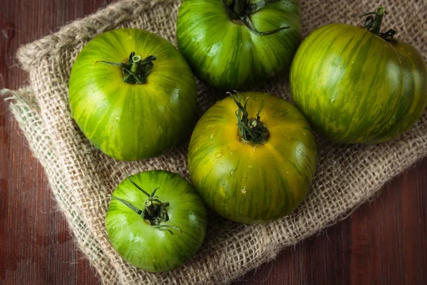 新鲜的原料绿色西红柿 — 图库照片