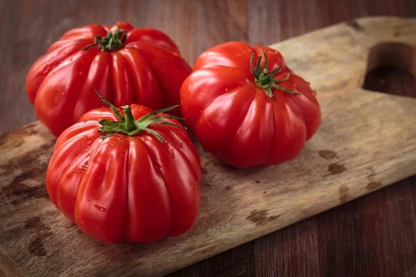 Taze çiğ domates. — Stok fotoğraf