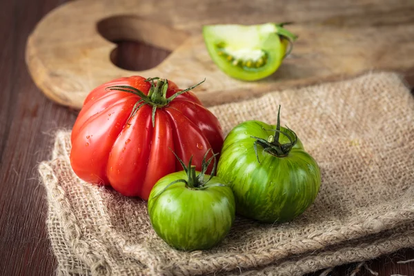 Fresh raw green tomatoes — Stock Photo, Image