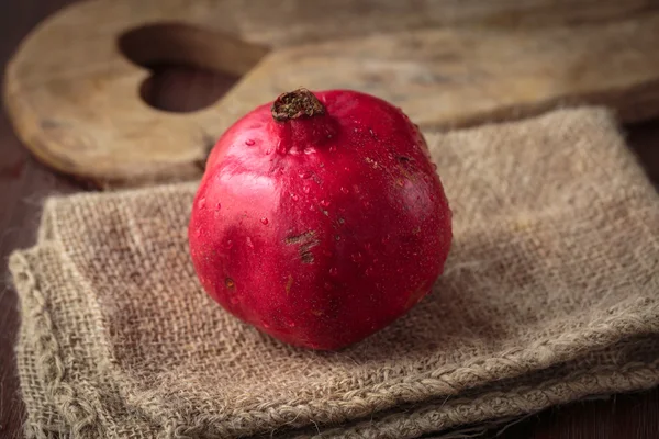 원시 신선한 석류 — 스톡 사진