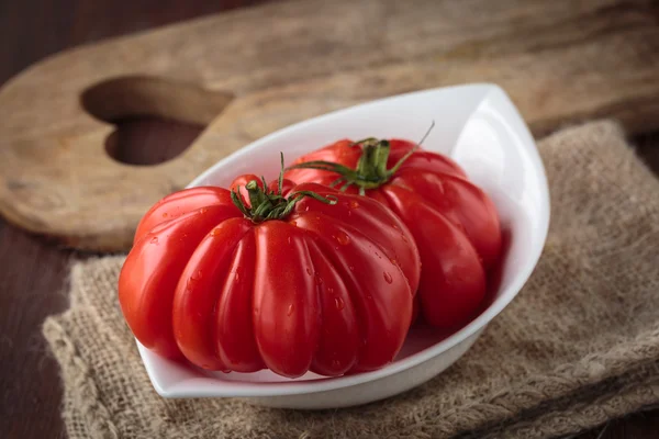 Fresh raw  tomatoes — Stock Photo, Image