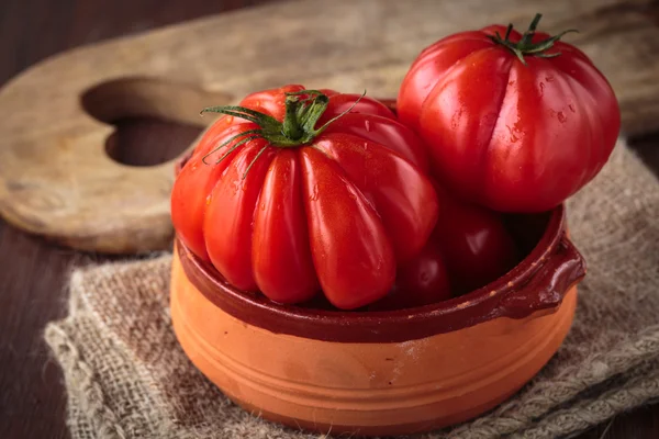 Fresh raw  tomatoes — Stock Photo, Image