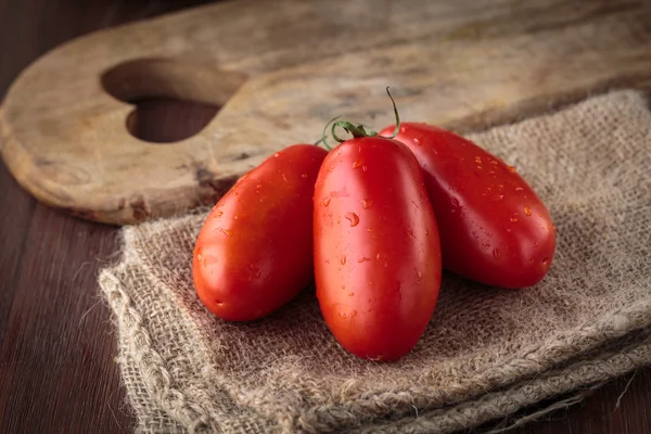 Pomodori freschi crudi San Marzano — Foto Stock