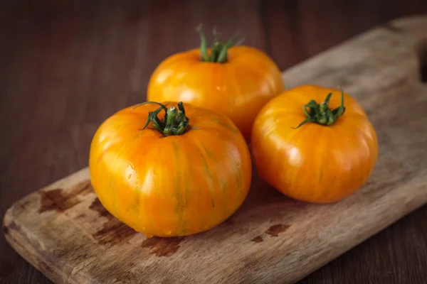 Świeże pomidory surowe żółty — Zdjęcie stockowe