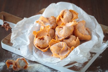 ev yapımı tortellini