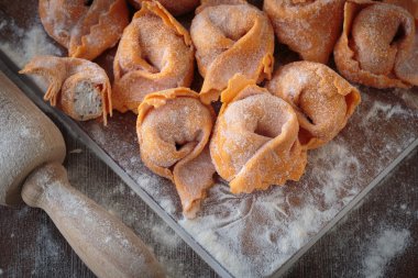 ev yapımı tortellini