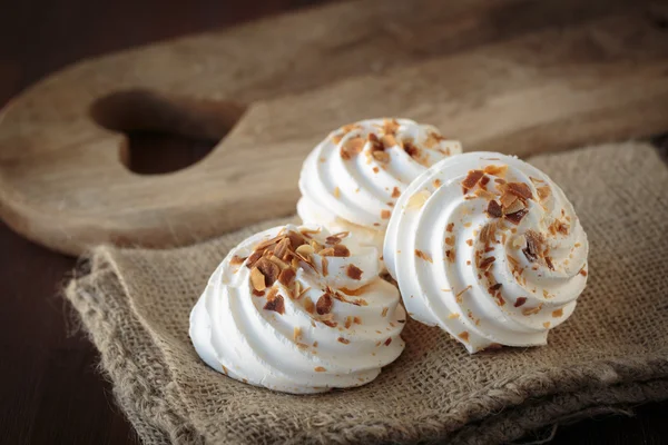 Merengue com amêndoas torradas — Fotografia de Stock