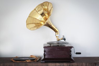 Eski gramofon