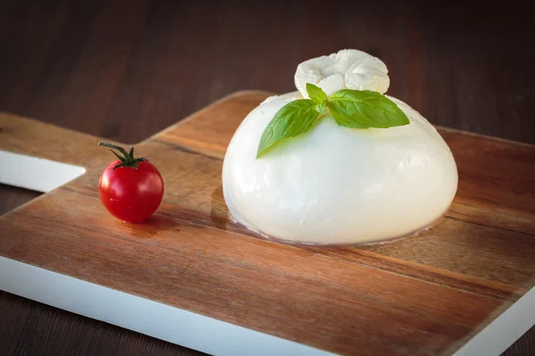 Mozzarella burrata italiana — Fotografia de Stock